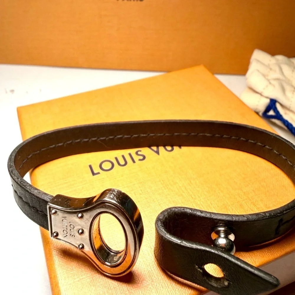 Authentic Louis Vuitton Monogram M6290 Bracelet – Black Leather W/Box & Dust Bag